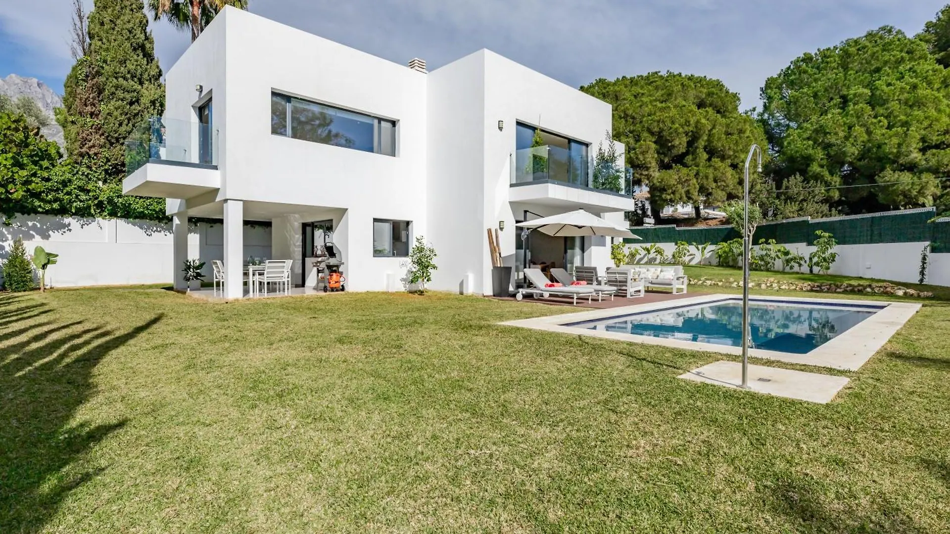 Villa Alegria By Kura Homes Marbella