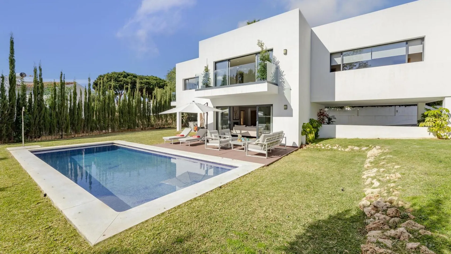 Villa Alegria By Kura Homes 마르베야